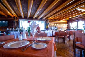 Restoran või mõni muu söögikoht majutusasutuses Panamericana Hotel Ancud