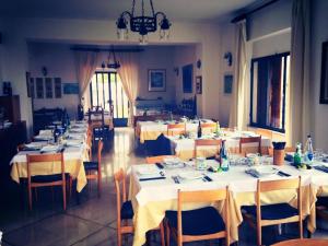 Restaurace v ubytování Albergo Ristorante Letizia