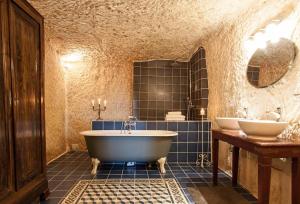 Amboise Troglodyte tesisinde bir banyo