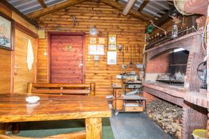 Gallery image of apartments TONI with free parking in Ka&scaron;tela