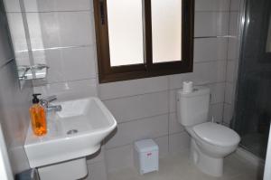 A bathroom at Sol y Playa
