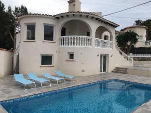 Swimmingpoolen hos eller tæt på Villa San Antonio