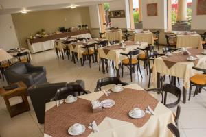 Asuncion Palace tesisinde bir restoran veya yemek mekanı