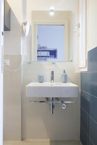 A bathroom at SoleLuna Fiera 6 Rooms Még 37 kép