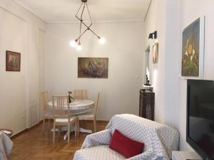 Gallery image of Four Seasons Apartment in Athens