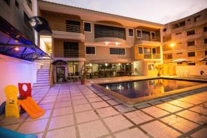 Piscina di Hotel Bucaneiro o nelle vicinanze