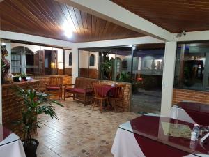 Uma área de estar em Pousada Recanto das Águas