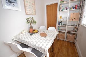 Gallery image of 20 Bellevue Road in Ryde