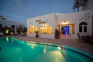 Bazén v ubytování Zannis Hotel nebo v jeho okolí