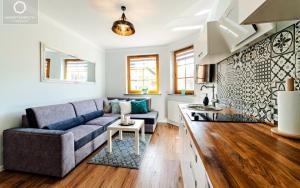 Posezení v ubytování Wonder Home - Apartamenty w spokojnej okolicy, z widokiem na góry