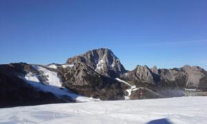Ein allgemeiner Bergblick oder ein Berglick von der Ferienwohnung aus