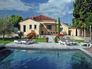 リル・シュル・ラ・ソルギュにあるSpacious Holiday Home in Provence with Private Poolのギャラリーの写真