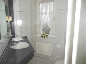 Koupelna v ubytování Hotel Heuberg