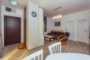 Foto sihtkohas Petrovac na Moru asuva majutusasutuse Apartments Monte Re galeriist