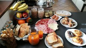 Jedlo v ubytovaní bed & breakfast alebo blízkom okolí