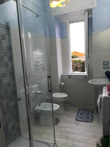A bathroom at Villa glory Mare