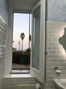 A bathroom at Villa glory Mare Még 14 kép