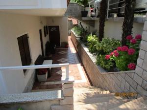 Vonkajšia záhrada v ubytovaní Villa Suzy-Apartments Suzana