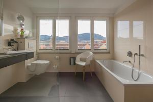 Koupelna v ubytování AKZENT Hotel Villa Saxer + 37 fotografií