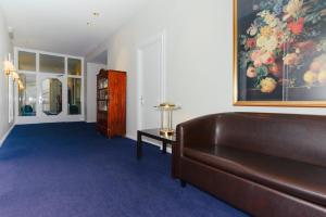 Posezení v ubytování Kurhaus Hotel