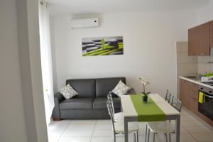 A kitchen or kitchenette at Green Residence