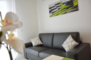 A seating area at Green Residence
