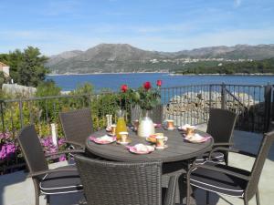 Gallery image of Romantic apartment in Koločep