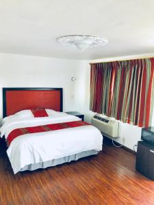 صورة لـ norwalk inn & suites في نورووك