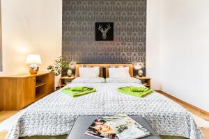 Posteľ alebo postele v izbe v ubytovaní Park View Apartment with Sauna, A/C