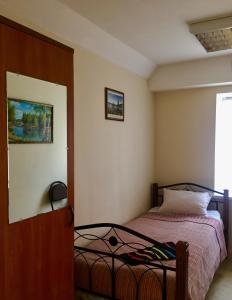 Postel nebo postele na pokoji v ubytování Westend hostel Kyiv