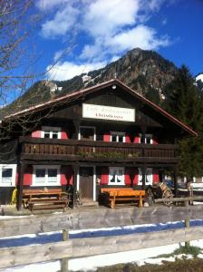 Afbeelding uit fotogalerij van Cafe Christlessee in Oberstdorf