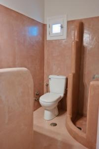Ένα μπάνιο στο Sahara Apartments