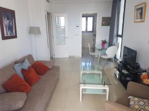 Televízia a/alebo spoločenská miestnosť v ubytovaní GEMELOS 26 APARTMENTS - Benidormland