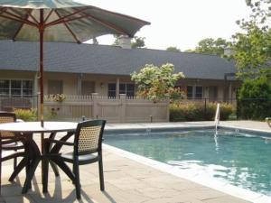 The swimming pool at or close to Southampton Long Island Hotel