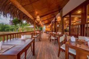 Ein Restaurant oder anderes Speiselokal in der Unterkunft Hoi An Eco Lodge & Spa 