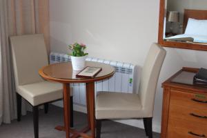 Area soggiorno di Alcock & Brown Hotel