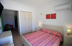Gallery image of Kastellos Apartments Sikinos in Alopronia