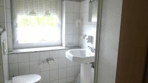 Koupelna v ubytování Landhotel Weingut Schulze + 25 fotografií