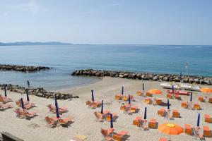 Afbeelding uit fotogalerij van Suites Pratoranieri Beach in Follonica