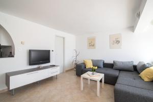 TV a/nebo společenská místnost v ubytování Apartment Lavanda