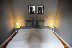 Posteľ alebo postele v izbe v ubytovaní Budapest Danube Panorama Apartment