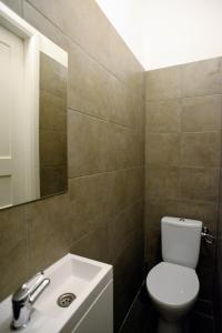 Kúpeľňa v ubytovaní Budapest Danube Panorama Apartment