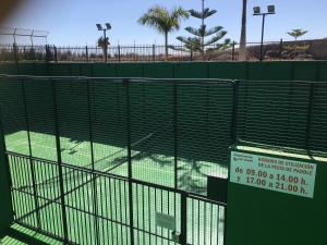 Tenis a/nebo squash v ubytování Vivienda Las Velas nebo okolí