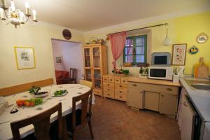 Kuchyň nebo kuchyňský kout v ubytování Abeona Mediterranean Villa