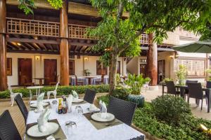 Restaurace v ubytování Villa Ang Thong