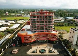 an overhead view of a large building in a city at Hotel Anda China Malabo in Malabo