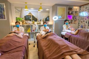 Hóspedes ficando em Happy Day Riverside Hotel & Spa Danang by Haviland