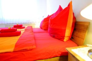 Ein Bett oder Betten in einem Zimmer der Unterkunft Private rooms next to subway