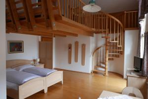 Voodi või voodid majutusasutuse B&B Zur Post toas