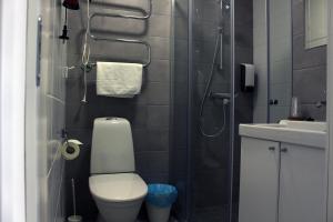 Kylpyhuone majoituspaikassa Hotel Sleep at Rauma
